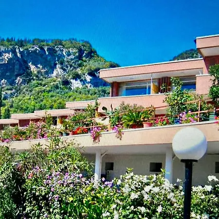 Appartement Peppino Mit Seeblick Und Pool *